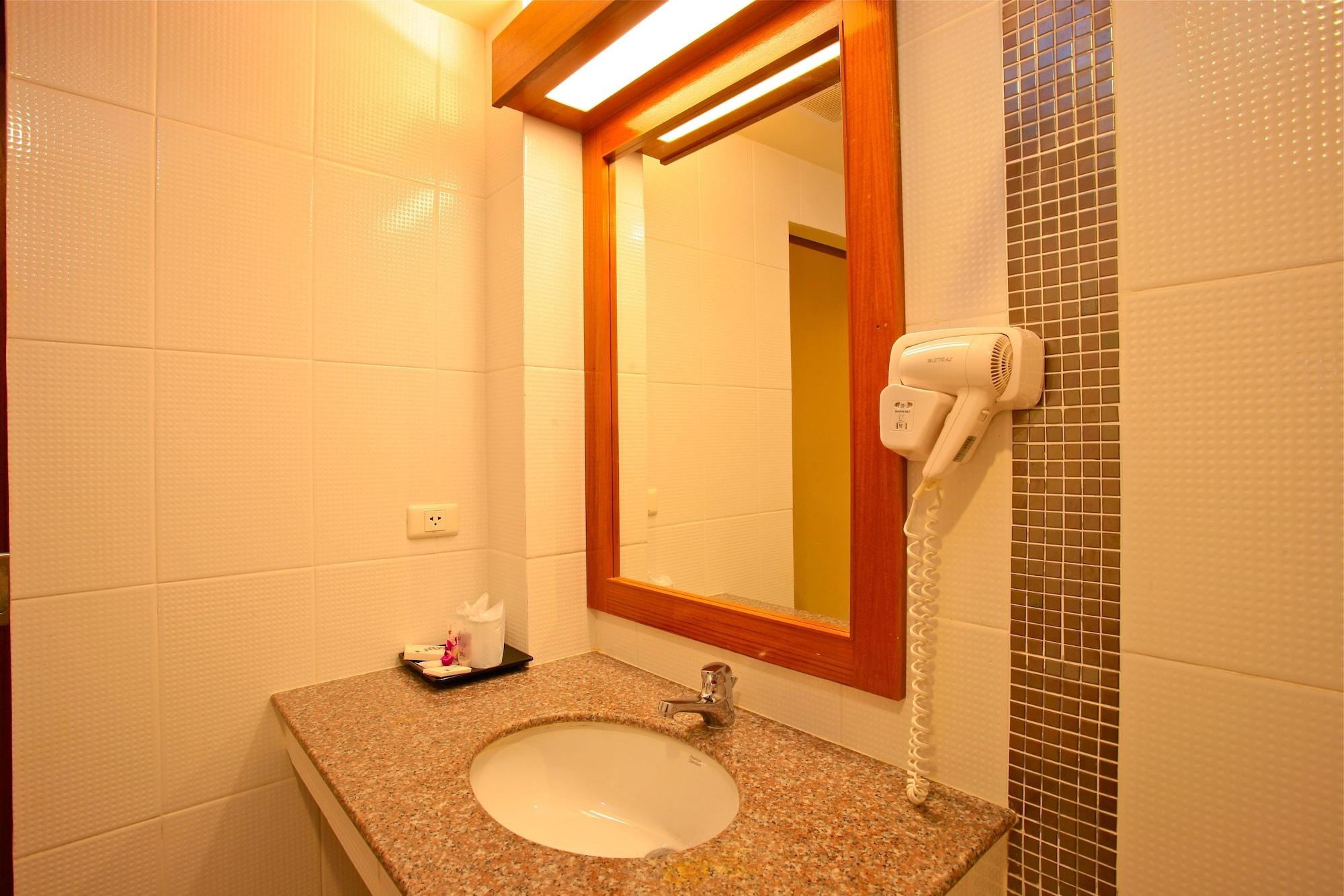 Orchid Garden Hotel Patong Esterno foto