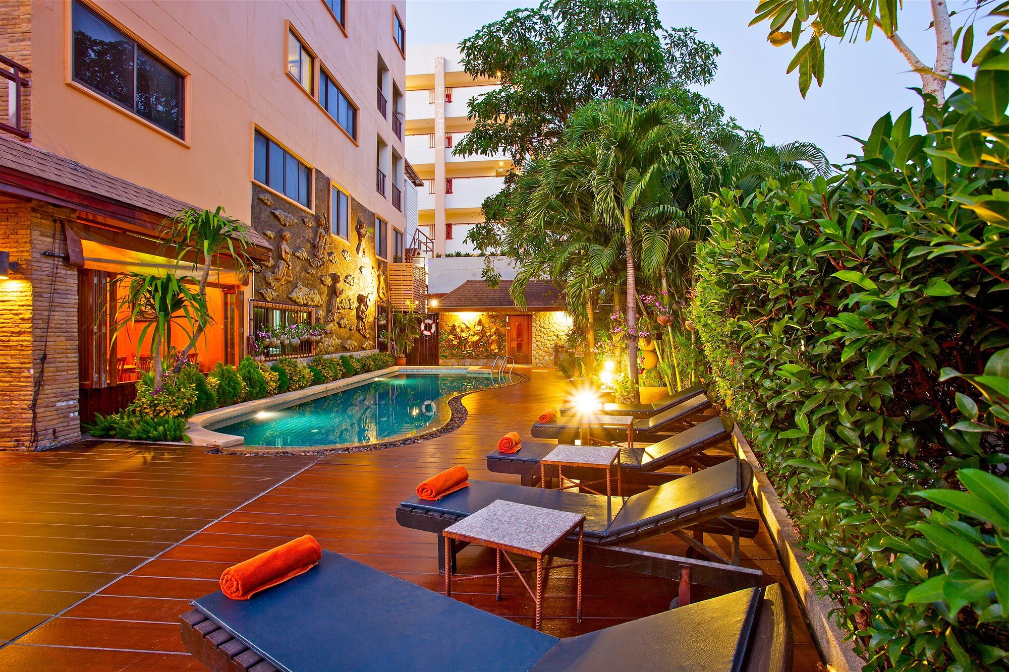 Orchid Garden Hotel Patong Esterno foto