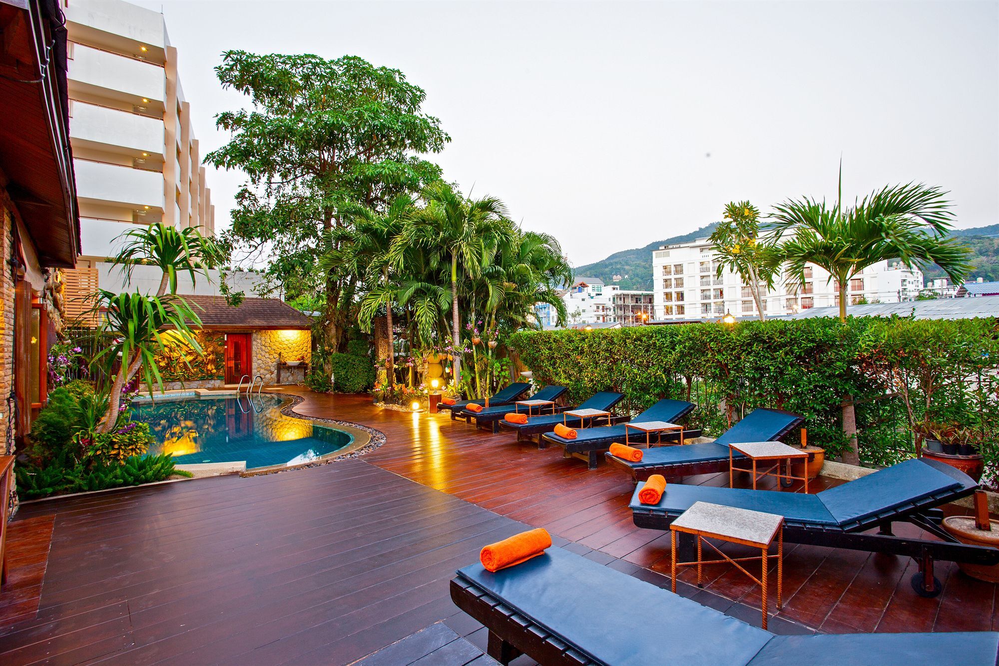 Orchid Garden Hotel Patong Esterno foto