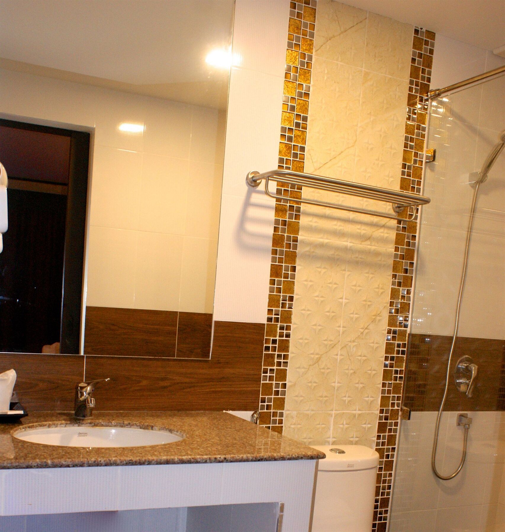 Orchid Garden Hotel Patong Esterno foto