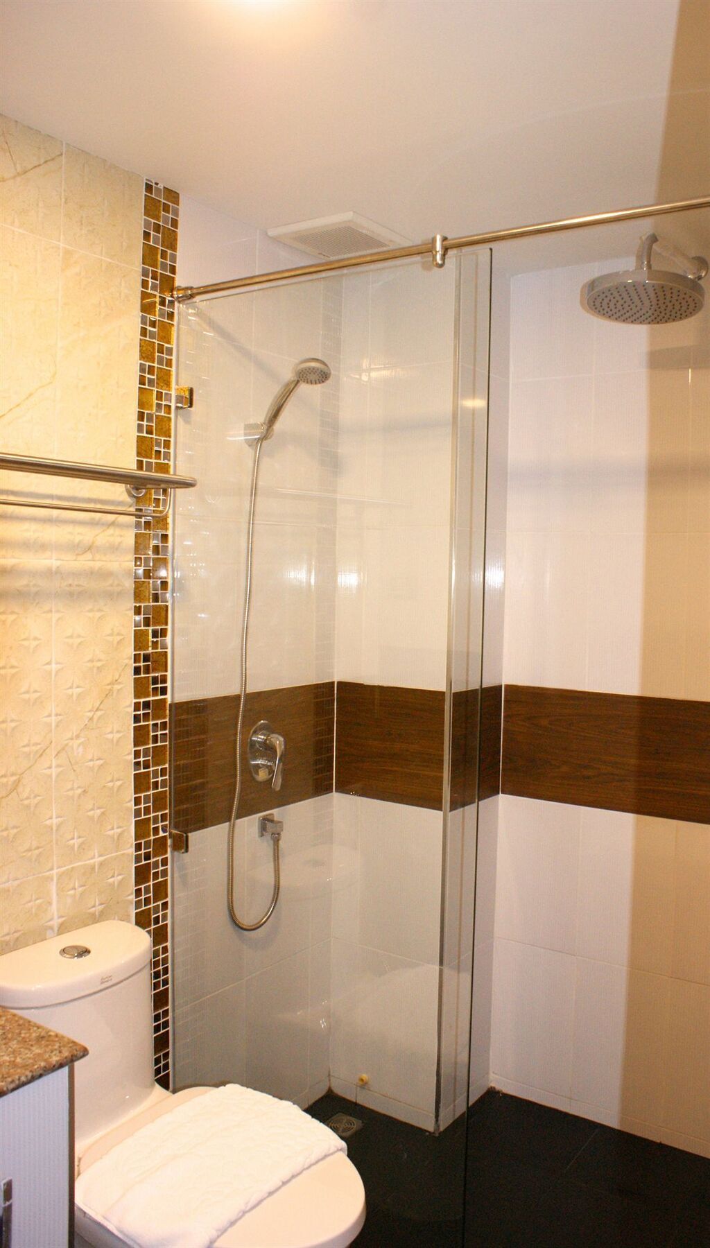 Orchid Garden Hotel Patong Esterno foto